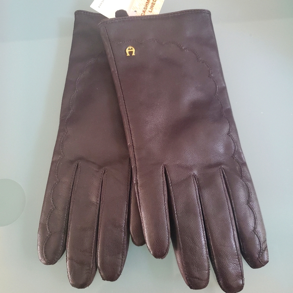 Etienne Aigner gloves